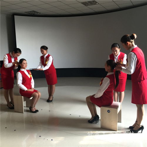 旅游學(xué)院舉辦高鐵服務(wù)禮儀實(shí)踐教學(xué)成果展暨教學(xué)方法研討會